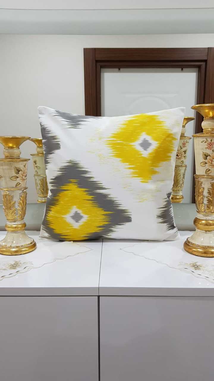 Sarı & Gri Geometrik Karo Bahar Desenli Dekoratif Kırlent Kılıfı