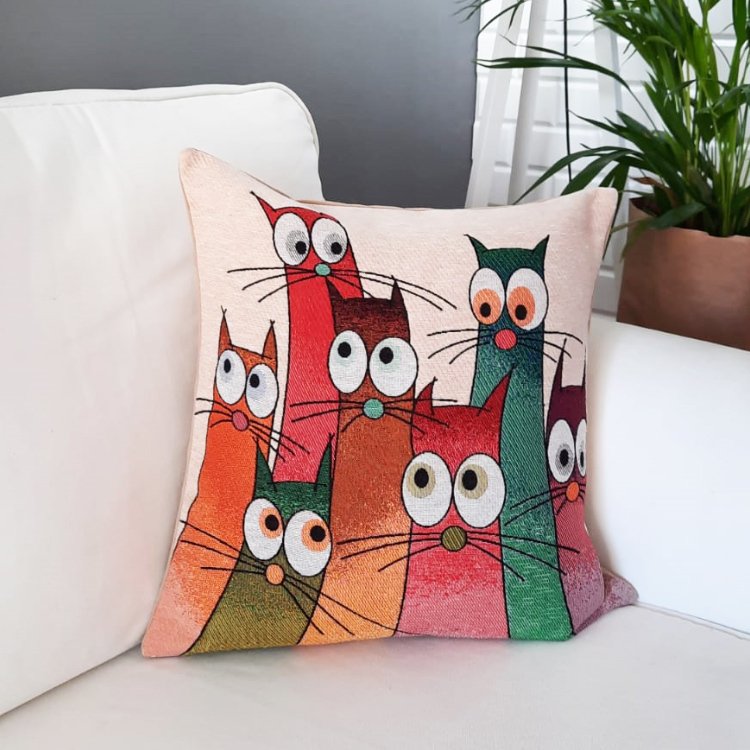Goblen Dokuma Kırlent Kılıfı Kedi Dostlar 43x43cm