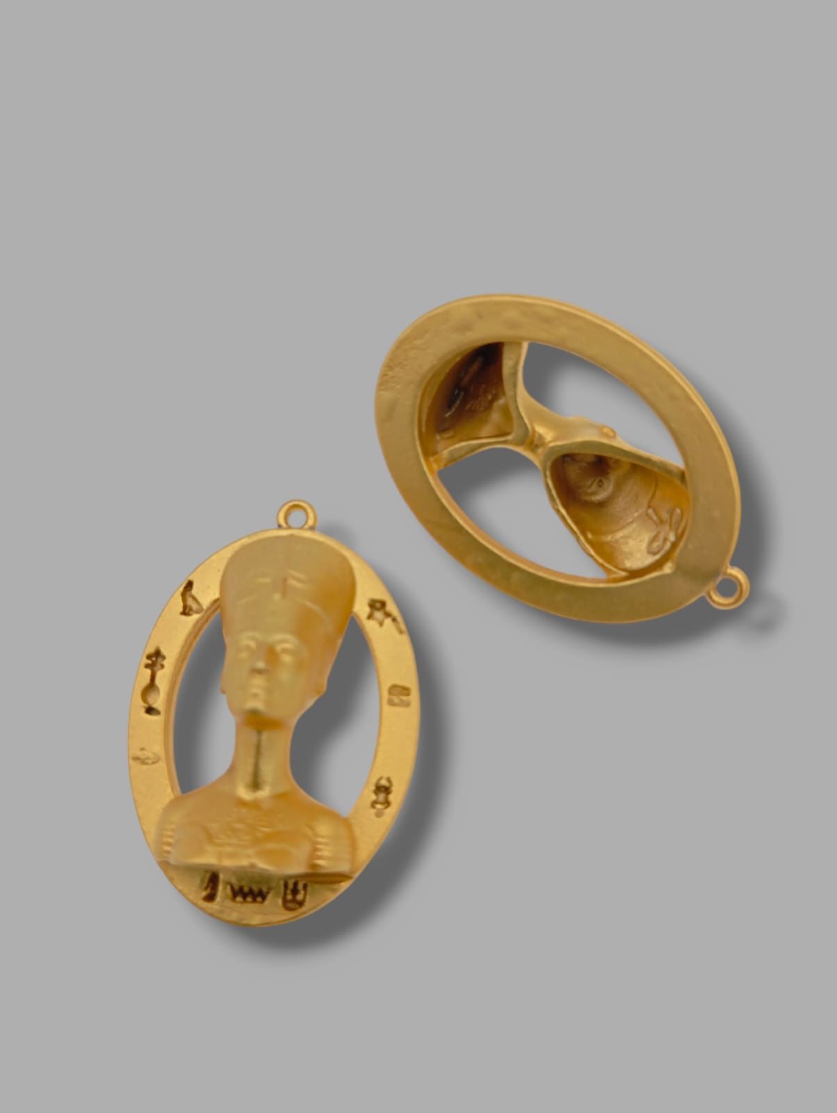 Garantili ve Alerji Yapmaz Mat Altın Kaplama Nefertiti Sallantı