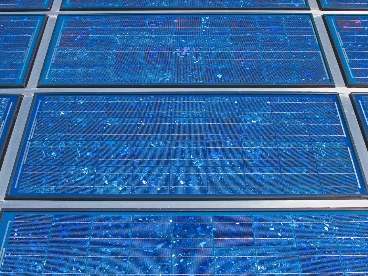 Polikristal Güneş Panelleri: Enerji Geleceğimizin Parlak Yüzü