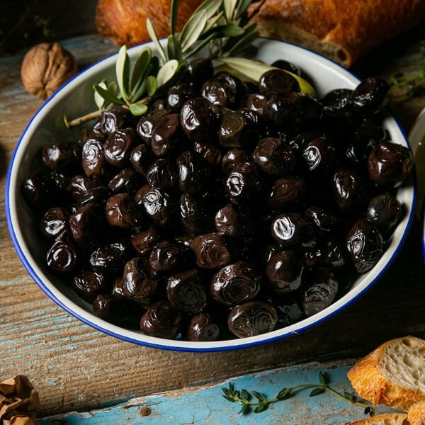 Özel Üretim Gemlik Siyah Zeytin - 1 Kg + Efsane Kuru Sele -1 Kg + Domat Kırma Yeşil Zeytin -1 Kg