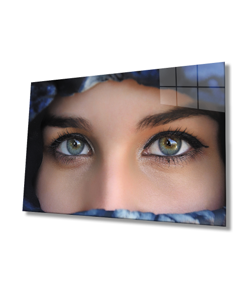 Mavi Başörtülü  Mavi Yeşil Gözlü Kadın Cam Tablo  4mm Dayanıklı Temperli Cam Blue Green Eyed Woman in Blue Headscarf Glass Wall Art