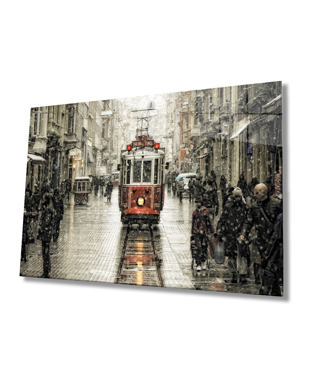İstanbul İstiklal Caddesi Tramvay Kış Manzaralı  Cam Tablo 4mm Dayanıklı Temperli Cam