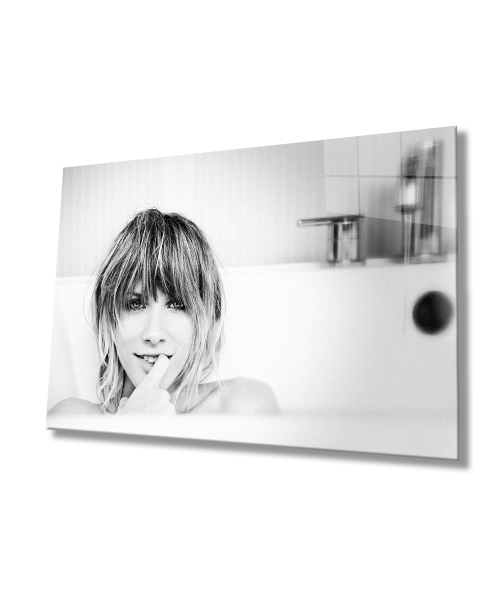 Siyah Beyaz İnsan Fotoğrafları Kadın Cam Tablo  4mm Dayanıklı Temperli Cam Black and White People Photos Woman Glass Wall Art