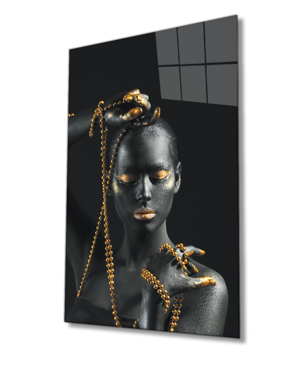 Altın Dudak ve Göz Makyajlı Afrikalı Kadın Cam Tablo  4mm Dayanıklı Temperli Cam,  African Woman with Golden Lips and Eyes Make-up Glass Wall Art
