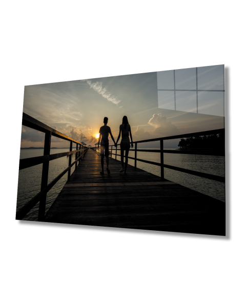 Gün Batımında İskelede Yürüyen Sevgililer Cam Tablo  4mm Dayanıklı Temperli Cam Valentines Walking On Pier At Sunset Glass Table 4mm Durable Tempered Glass