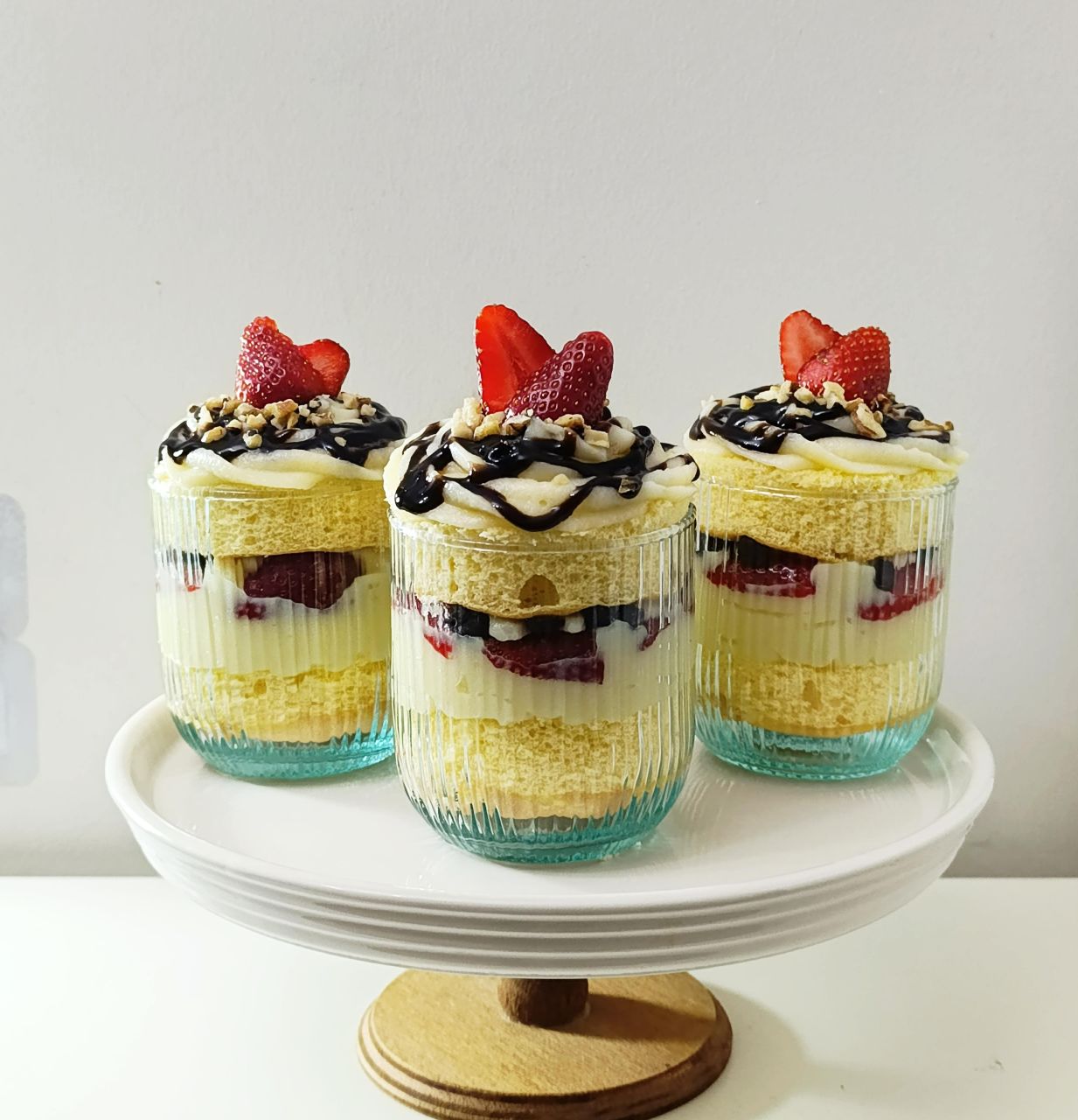 Vanilyalı & Red Velvet Sponge Cup