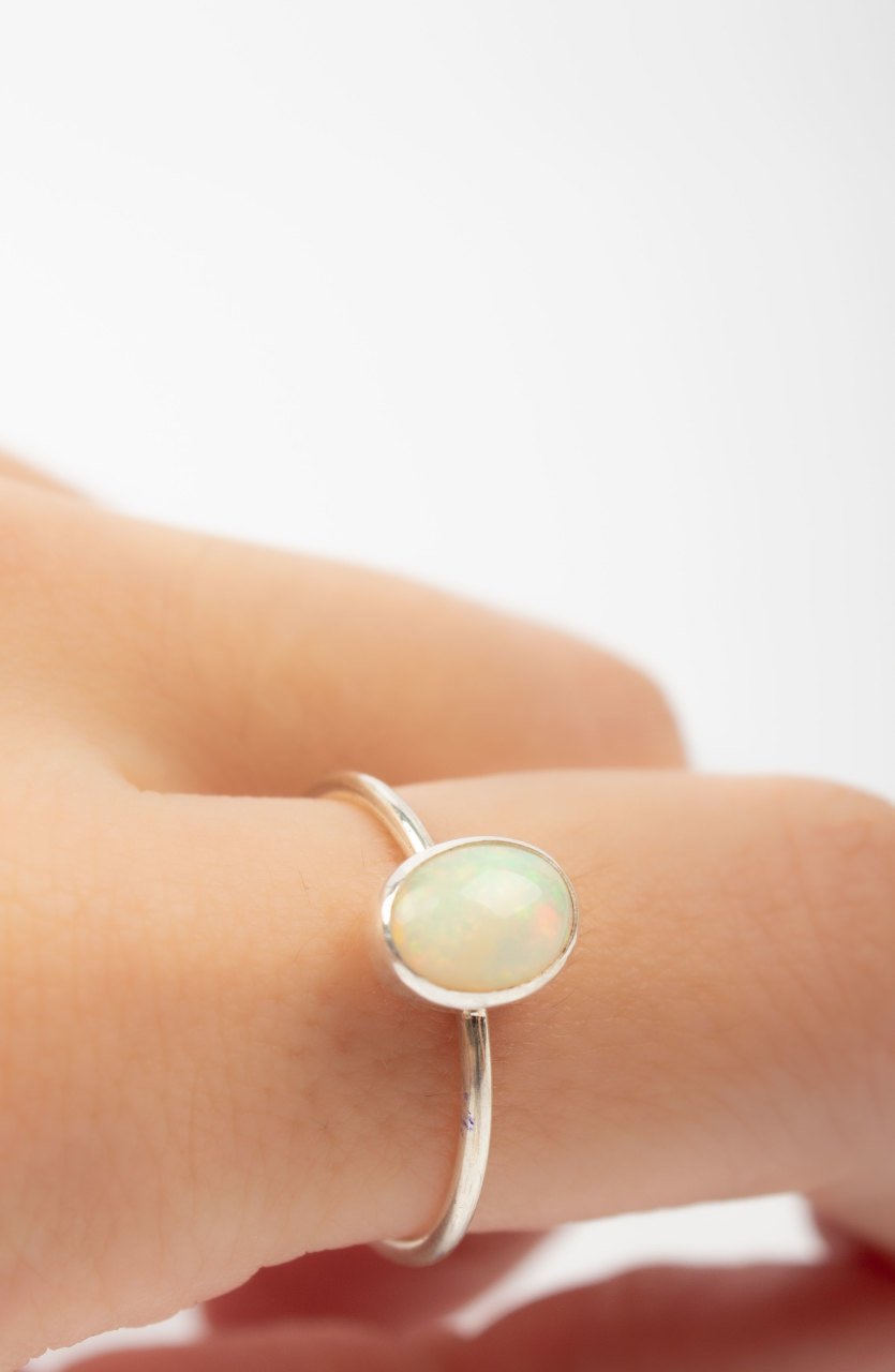 Oval Opal Taşlı Yüzük