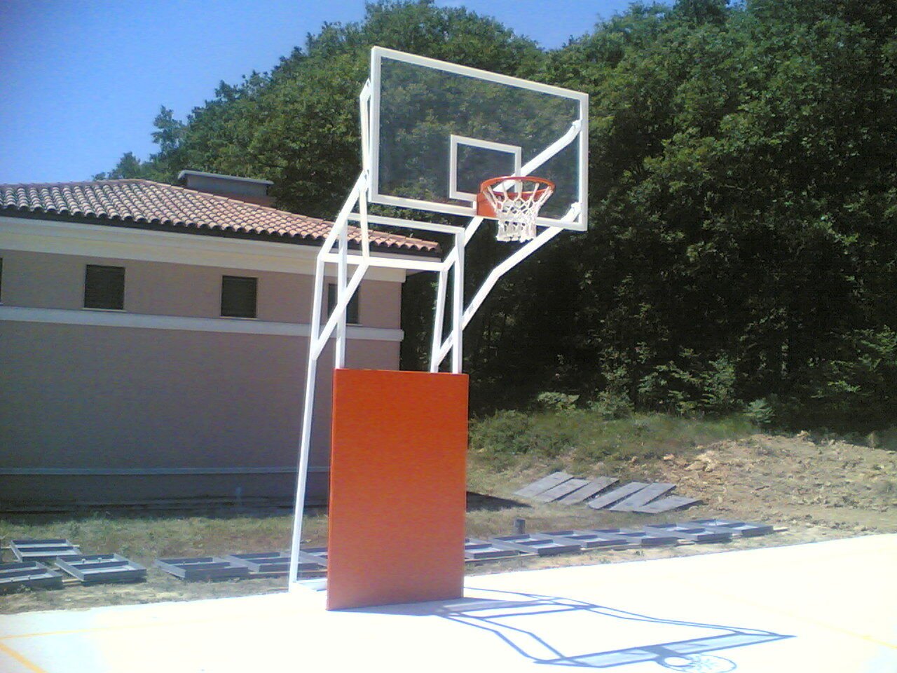 Basketbol Potası  4 Direk Sabit Model 10 mm Cam (Ak) Panya 105 x 180 cm