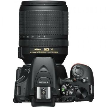 D5600 + AF-S DX Nikkor 18-140mm f/3.5-5.6G ED VR Lens Kit