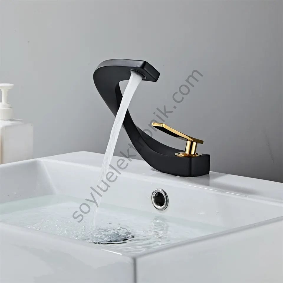 Mat Modern Siyah Gold Güverte Monteli Banyo Lavabo Musluğu Özel Tasarım Musluk Soğuk ve Sıcak