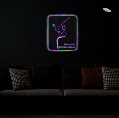 Veraart Işıklı Kişiselleştirilebilir Kadın Temalı Tablo Perla Dekoratif Gece Lambası 40 cm