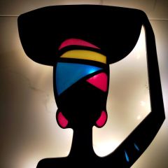 Veraart Epoksili Ahşap Sepet Taşıyan Afrikalı Kadın Figürlü Duvar Dekorlu Gece Lambası 70 cm