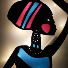 Veraart Epoksili Ahşap Testili Afrikalı Kadın Figürlü Duvar Dekorlu Gece Lambası 40 cm