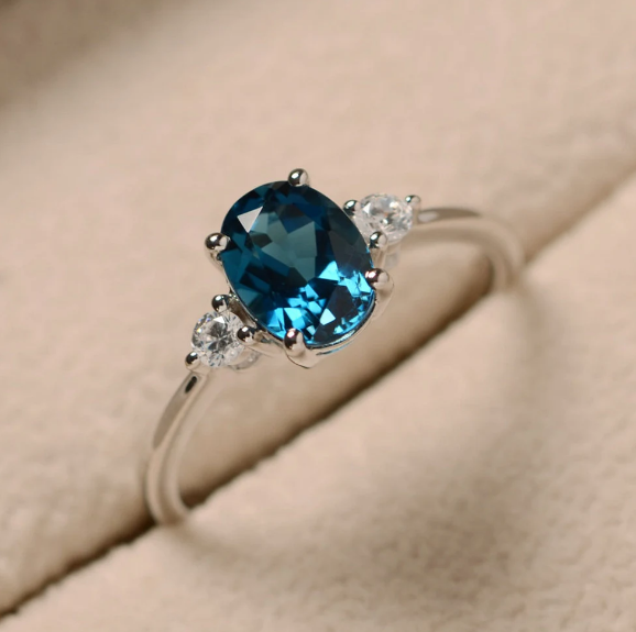 Vintage Oval Blue Topaz & Pırlanta Yüzük