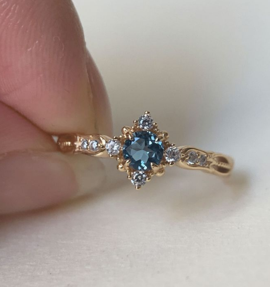 Vintage London Blue & Pırlanta Yüzük