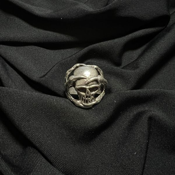 Gothic Skull Claw Yüzük