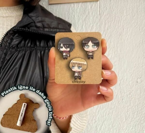 Attack On Titan Chibi Baskılı 3'lü Ahşap Mini Rozet