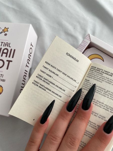 Celestial Kawaii Tarot Kartları ve Başlangıç Tarot Kitabı