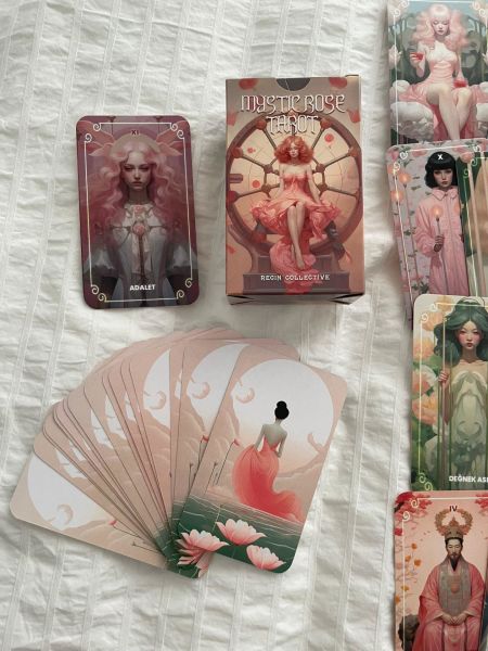 Mystic Rose Tarot Destesi ve Başlangıç Tarot Kitabı