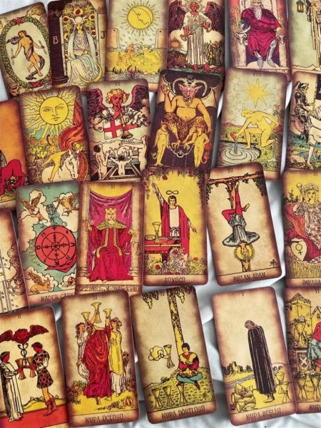 78 Antik Tarot Kartı ve Başlangıç Tarot Kitabı