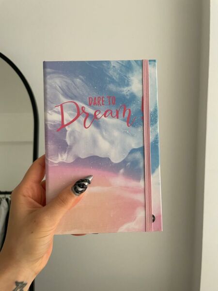 Dare To Dream Lastikli Sert Kapak Defter