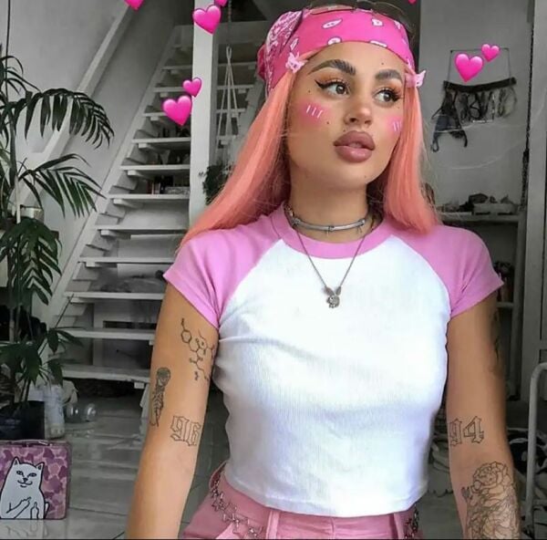 Pembe Reglan Kol Detay Crop Tişört