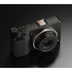 Ricoh GR IIIx Kompakt Dijital Fotoğraf Makinesi