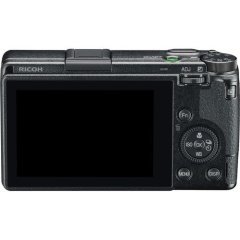 Ricoh GR III Kompakt Dijital Fotoğraf Makinesi