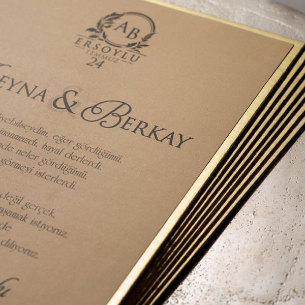 Düğün Davetiyesi İkw-30420 | Krem Renk Lazer Kesim Desenli Zarflı Altın Varak Yaldız Kenarlı Gold Kartonlu Kalın Lüks Davetiye