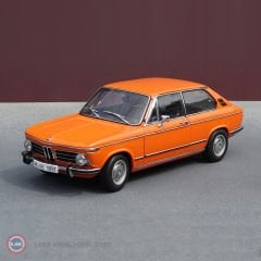 1:18 1973 BMW 2000 Touring E6