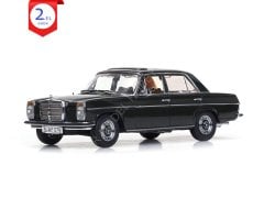 1:18 1968 Mercedes Benz 200 Strich 8 Saloon