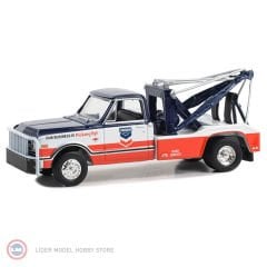 1:64 Greenlight 1968 Chevrolet C-30 Dually Wrecker Standard Oil Road Service Dually Drivers Series