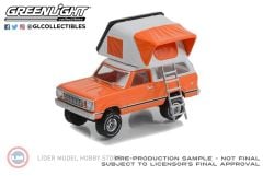 1:64 1977 Dodge Ramcharger SE with Modern Rooftop Tent
