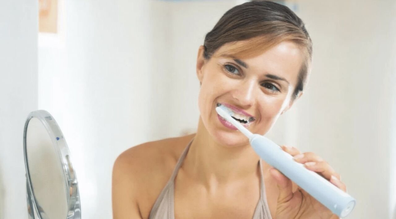 Şarjlı Diş Fırçası ile Manuel Diş Fırçası Arasındaki Farklar Nelerdir?