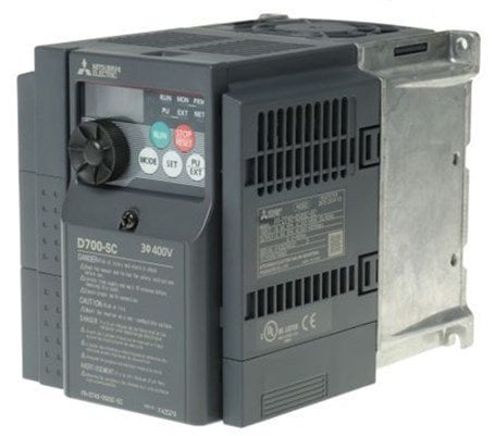 Mitsubishi FR-D740-050SC-EC Inverter; Anma Gücü: 2,2kW; 3x380-480V; Anma Akımı: 5A@50°C; IP20 SÜRÜCÜ