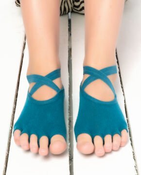 Lastikli ve Kaymaz Tabanlı Parmaksız Yoga Çorabı