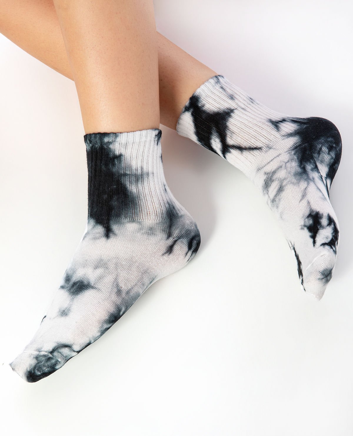 Batik Desen Kadın Soket Çorap Siyah Renk