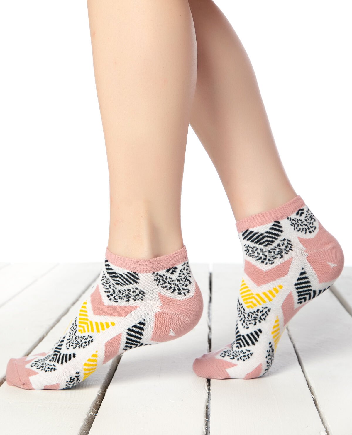 Ok Desenli Geometrik Kısa Soket Çorap