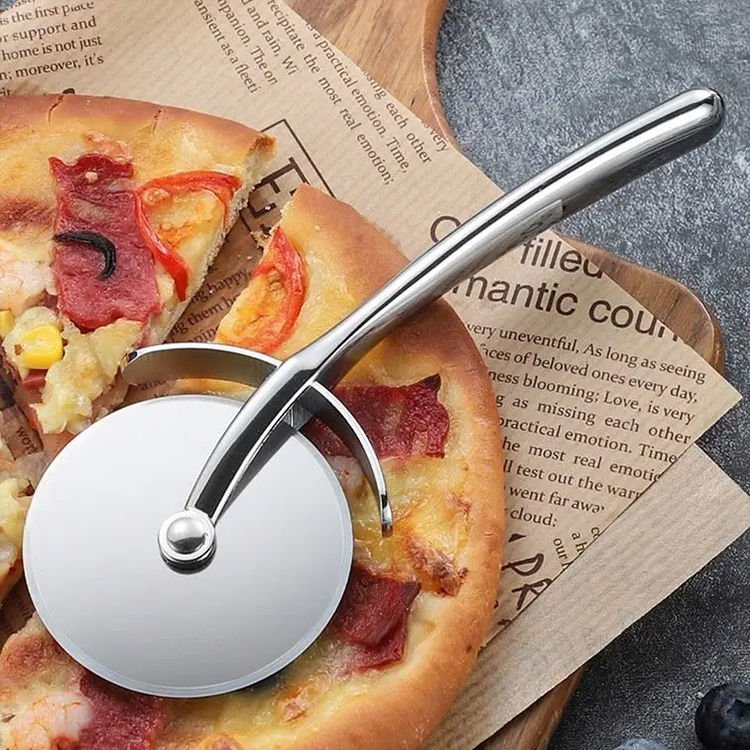 Paslanmaz Çelik Pizza Kesici – Döner Bıçaklı Pratik Ergonomik Mutfak Aparatı
