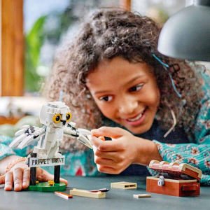 LEGO Harry Potter Hedwing, Privet Drive 4 Numara’da 76425 - 7 Yaş ve Üzeri Harry Potter Hayranları için Koleksiyonluk Yaratıcı Oyuncak Yapım Seti