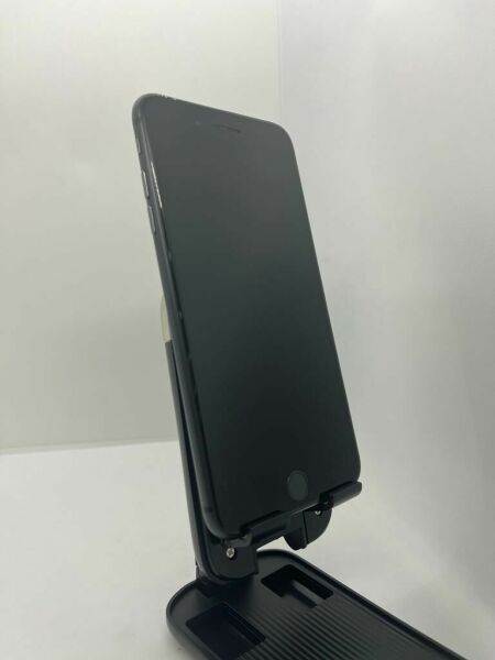 iPhone 8 Plus 64 GB Siyah A Sınıfı (Yenilenmiş)