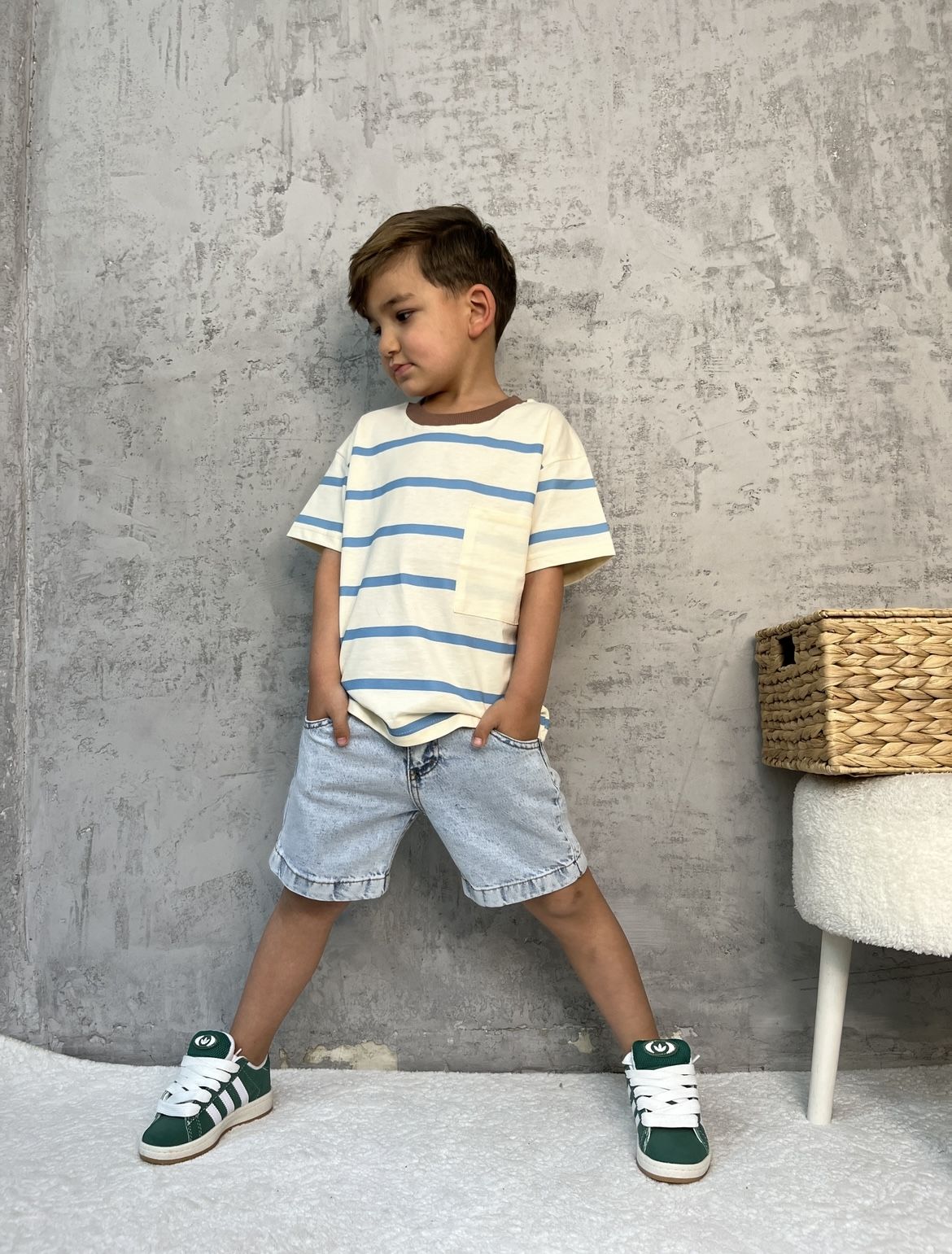 Denim şort penye tişört takım