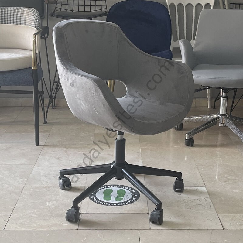 Store Siyah Ayaklı Çalışma Koltuğu