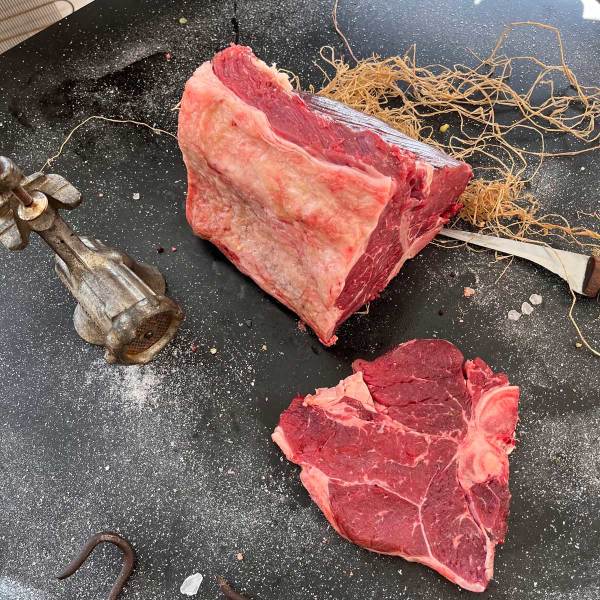 Porterhouse Steak Prime 1 Kg, BMS 3-4, Grade Quality A3  (1)