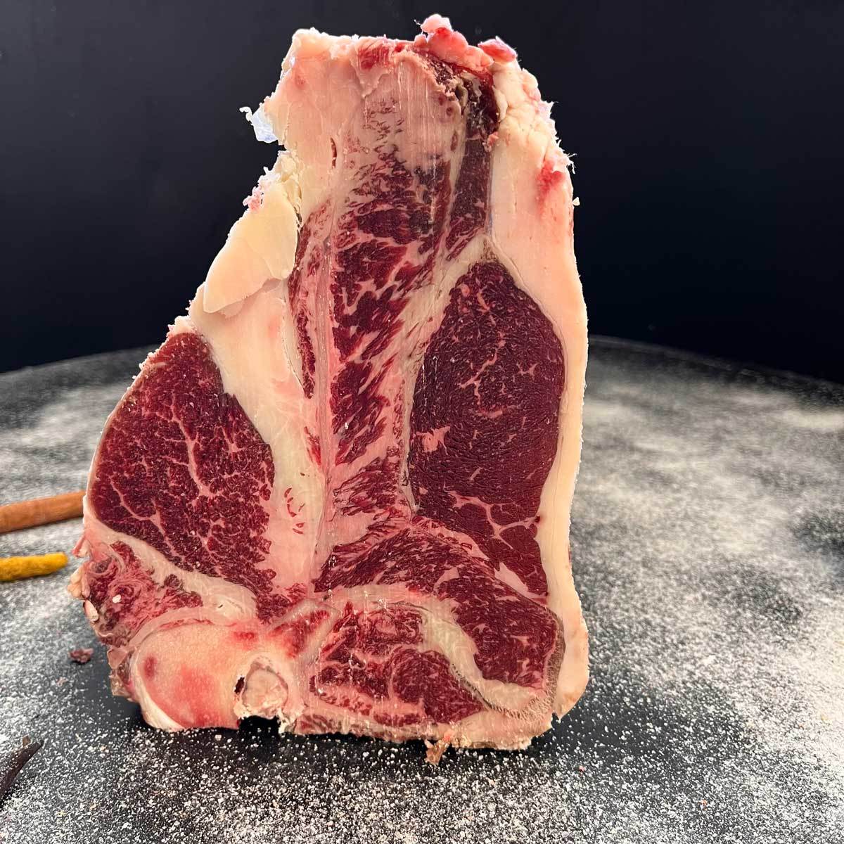 T-Bone Steak Prime Plus 1 Kg, BMS 3-4, Grade Quality A3 (1)