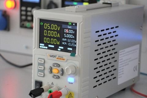 Owon SP3101 1 Çıkışlı DC Güç Kaynağı 150W 0-30V 0-10A