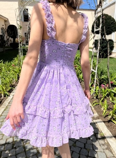 Lila Çiçek Desenli Fırfırlı Elbise