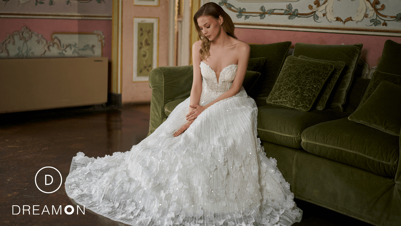 Transparent and 3D Detailed Wedding Dresses Featured in the 2025 Season!