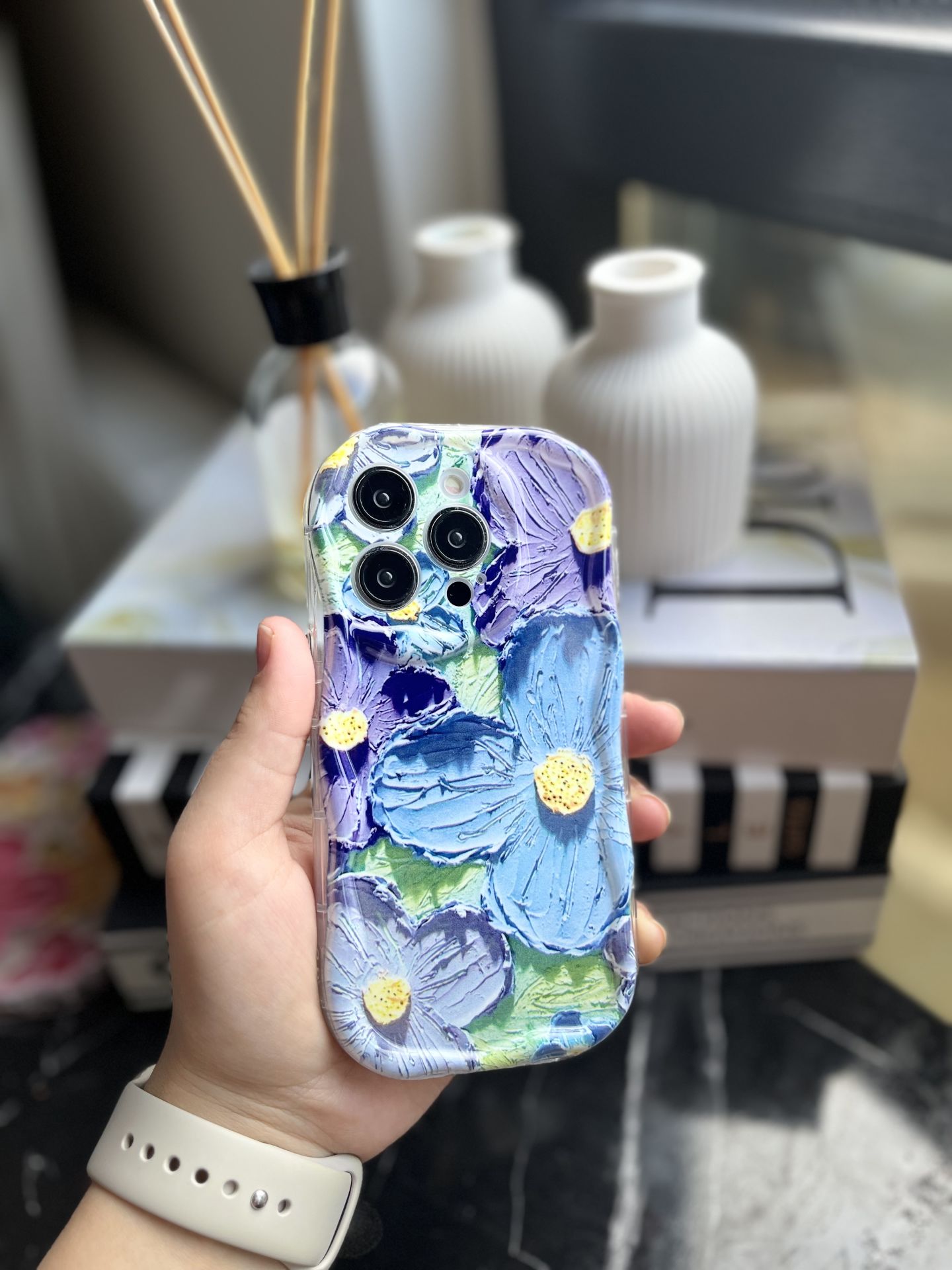 iPhone Kamerą Korumalı Flower Desenli Zigzag Mor Kılıf